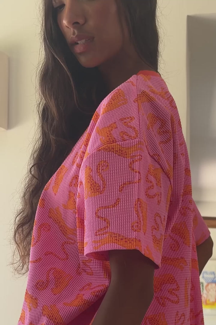 Carica video: Pyjama Gaufré Coton Bio pink léo fuchsia– We Are Jolies