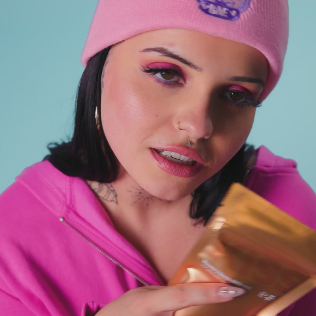 Carica video: Kiss, Baume à Lèvres Plaisir Oral — Friday Bae